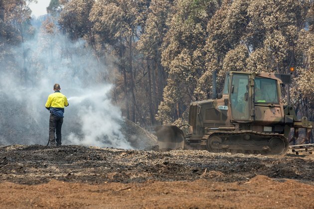 Australia&#039;s Leader Proposes Inquiry into Bushfire Response
