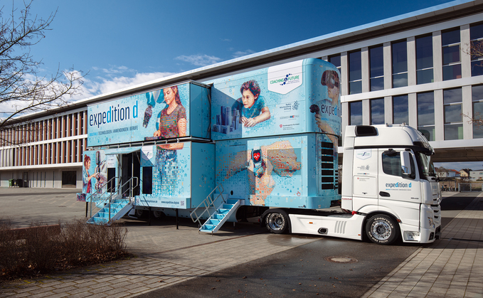 Erlebnis-Lern-Truck informiert in Böblingen über digitale Technologien