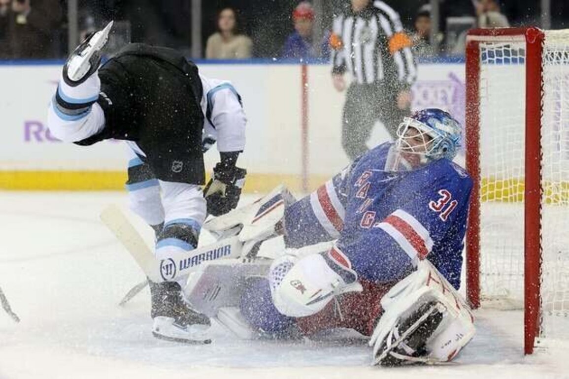 Mammoth beat Rangers in OT after Igor Shesterkin leaves with injury