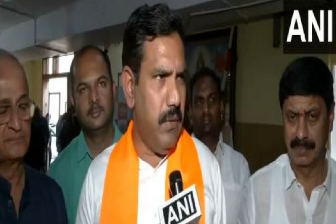 Karnataka: BJP to hold overnight sit-in protest on April 2 against Siddaramaiah's govt's decision to increase milk prices