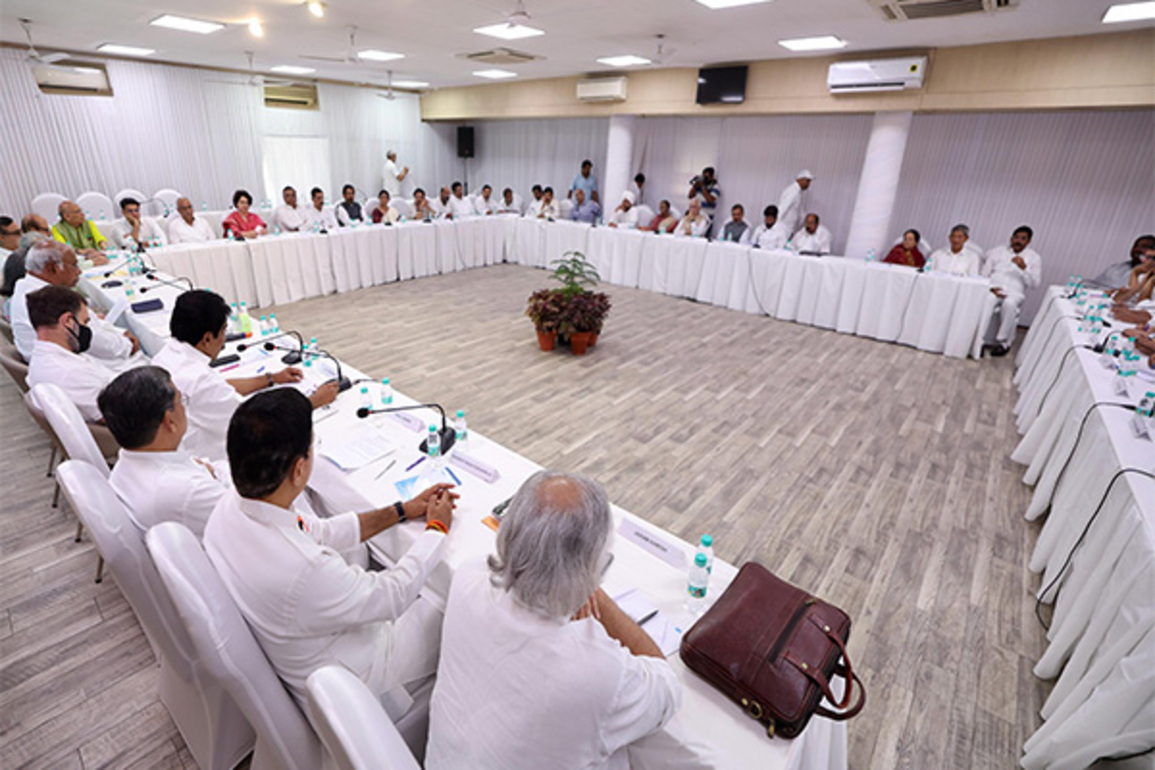 "Allocate necessary funds for every stage of census": CWC adopts resolution on caste census