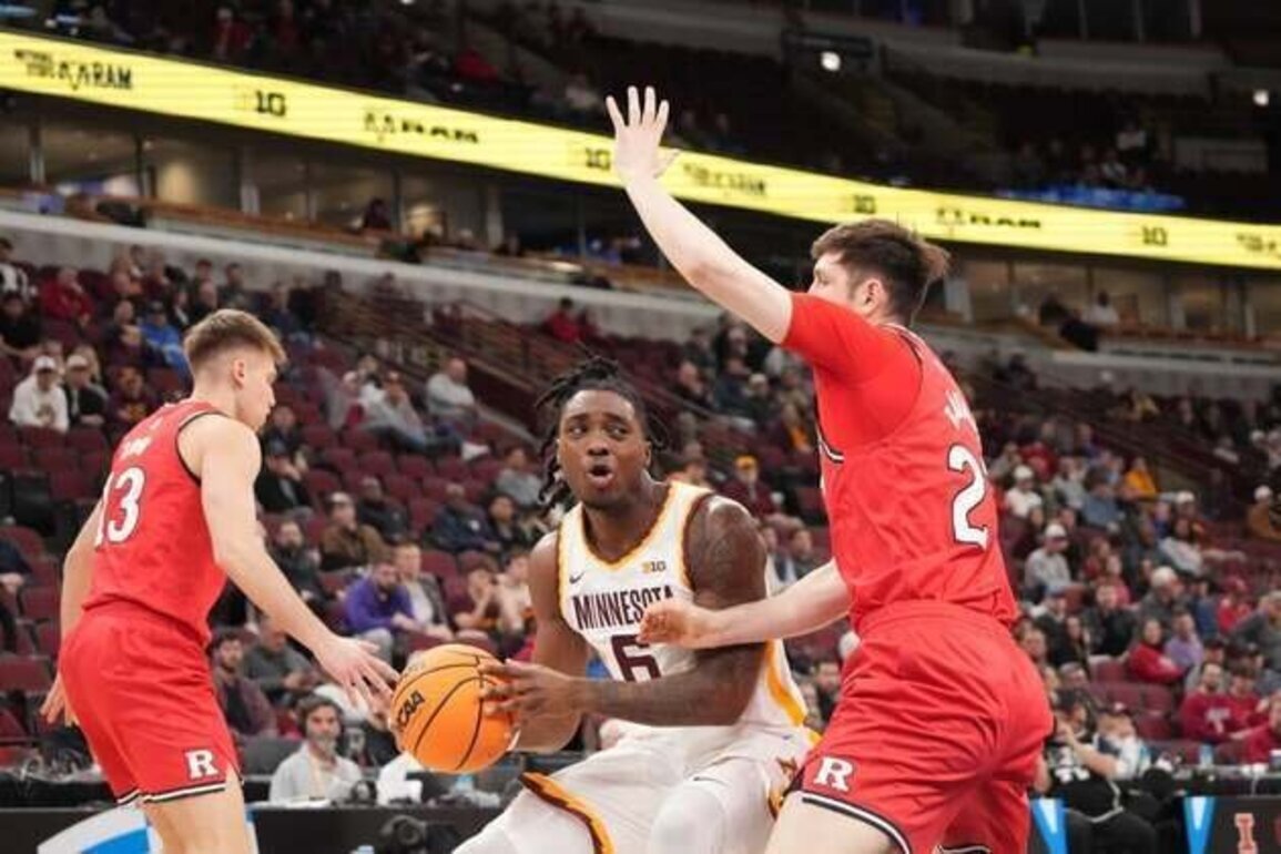 Tariq Francis pours in 29 as Rutgers muscles past Minnesota