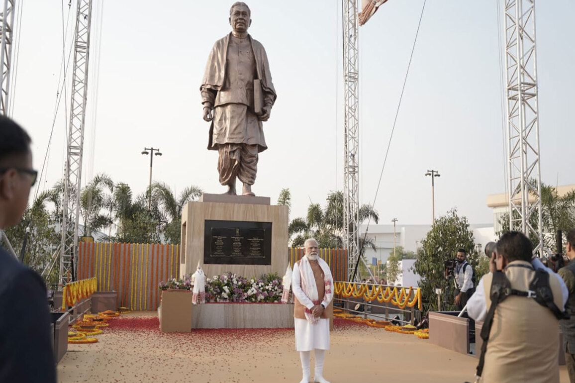 "From one statesman to another": Assam CM Sarma as PM Modi unveils Gopinath Bardoloi statue