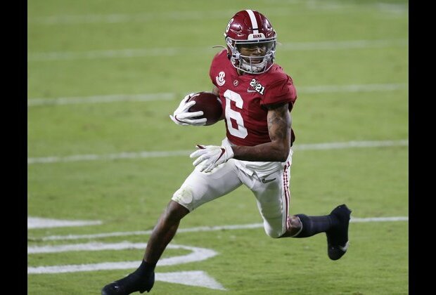 Alabama WR DeVonta Smith (hand) exits title game