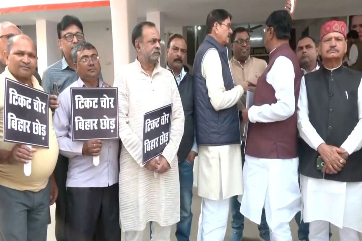 Seven Bihar Congress leaders expelled for six years over anti-party activities