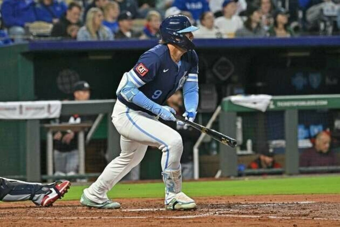 Maikel Garcia belts 2-run homer to power Royals past Twins