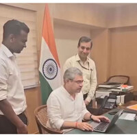 Zoho's Arattai sees 100x surge in traffic amid Aatmanirbhar push, founder Vembu highlights long-term vision