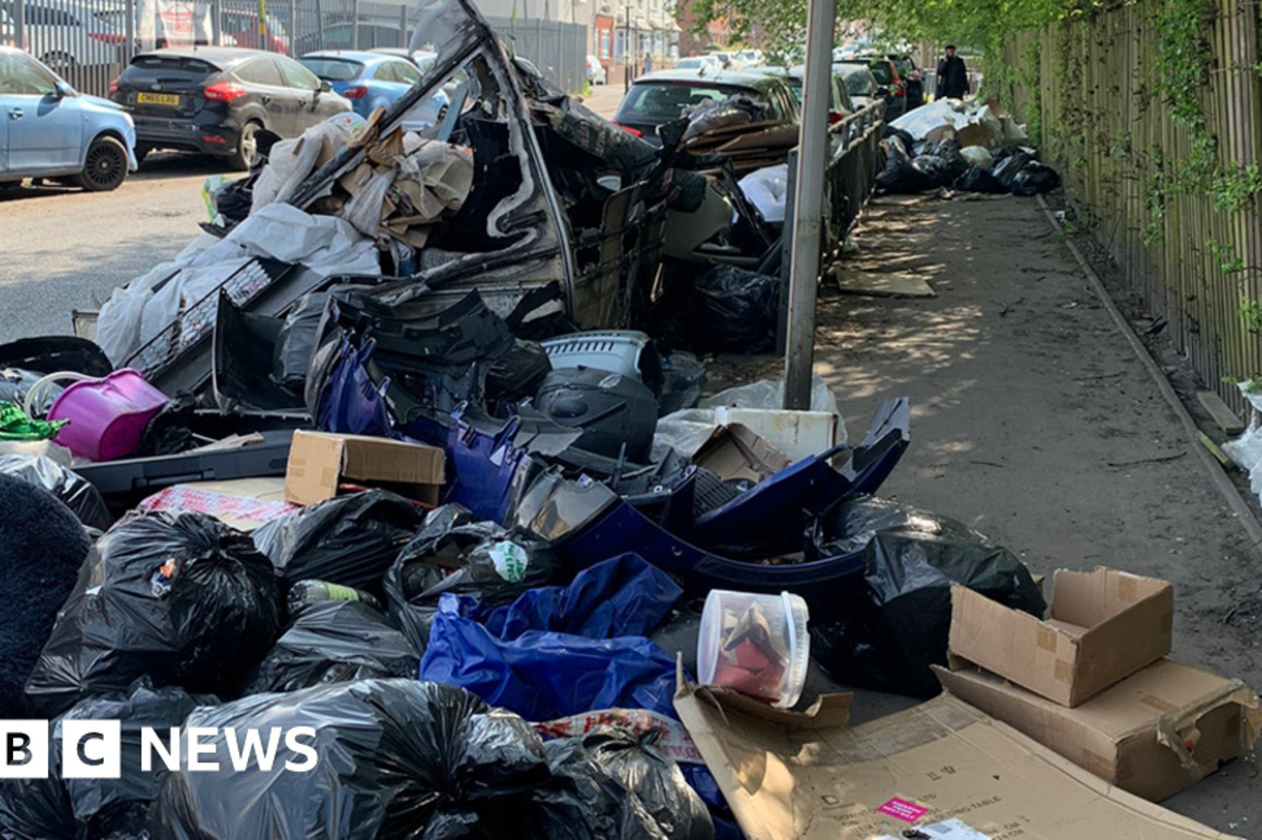 Lichfield council to help clear Birmingham bin strike waste
