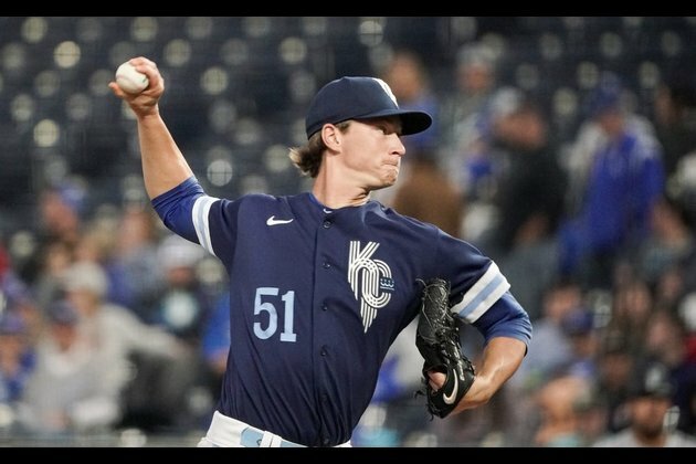 Last-place Royals open set against division-champ Guardians