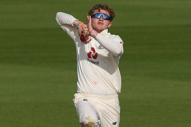 Bess five-for gives England opening day honours in Galle