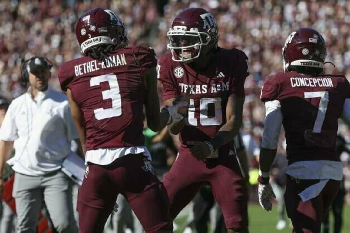 Top 25 roundup: Down 27, No. 3 Texas A&M rallies to stay unbeaten