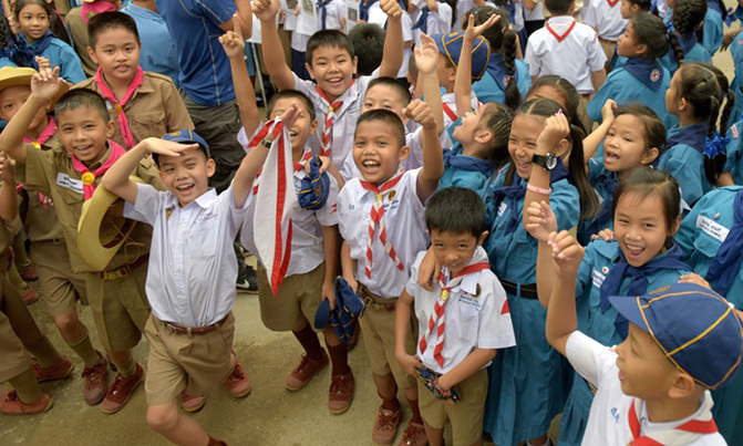 Thais rejoice at success of dramatic cave rescue Thais rejoice at success of dramatic cave rescue
