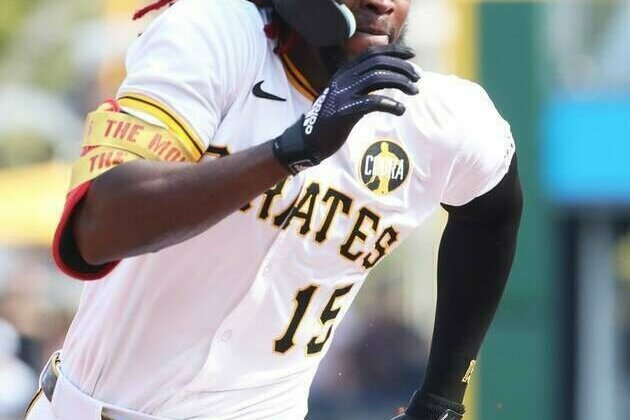 Pirates hope to keep rolling against Cardinals