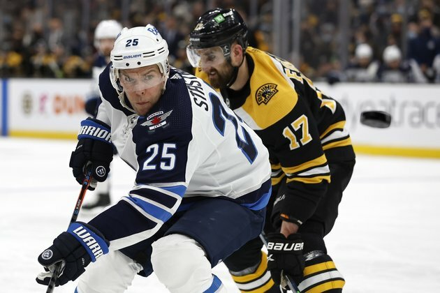 David Pastrnak's goal lifts Bruins over Jets