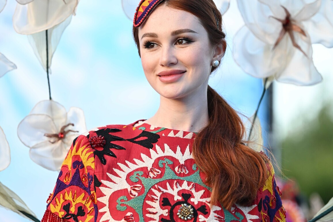 TAJIKISTAN-DUSHANBE-TRADITIONAL COSTUME SHOW