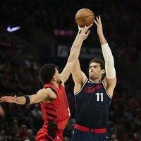 Brook Lopez's 9 treys power Clippers to win over Blazers
