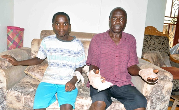 James Kasozi Muwonhe ne muzzukulu we Allan Kazibwe James Kasozi Muwonhe ne muzzukulu we Allan Kazibwe