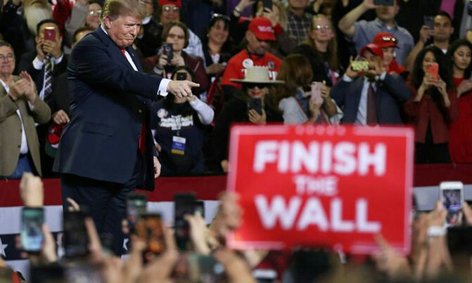 Trump pushes US-Mexico wall plan, Congress nears deal Trump pushes US-Mexico wall plan, Congress nears deal