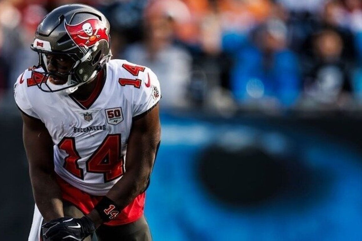 Top Five Receiving Yardage Seasons in Bucs History