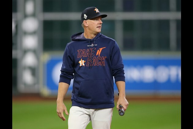 Reports: Hinch emerges as favorite for Tigers' managerial job