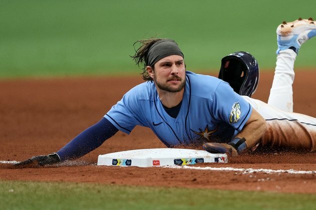 Rays place 2B Brandon Lowe (back) on 10-day IL