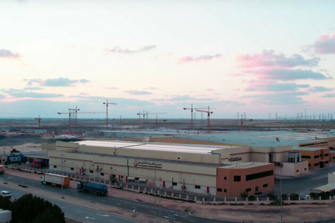 With exports to more than 90 countries, Al Barakah Dates Factory serves as leading model for growth, expansion of innovative food industries in Dubai
