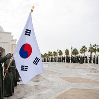 Crown Prince of Abu Dhabi discusses bilateral cooperation with President of Republic of Korea