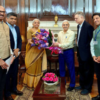 Finance minister assures FIEO delegation of full backing to exporters amid high US tariffs