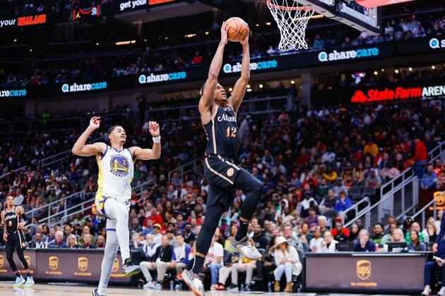 Hawks hand Warriors their 10th straight road loss
