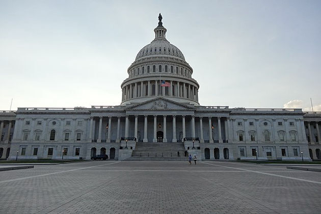 Poll: Trump, Congress share blame as shutdown drags into third week