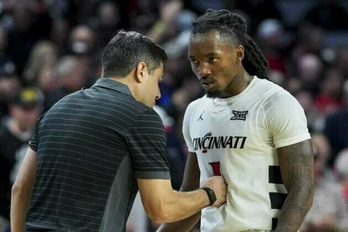 Cincinnati showing commitment to running as Mount St. Mary's visits