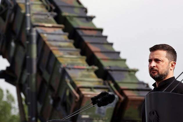 Security experts warn of Putin&#39;s &#39;upper hand&#39; as US halts Ukraine defensive aid