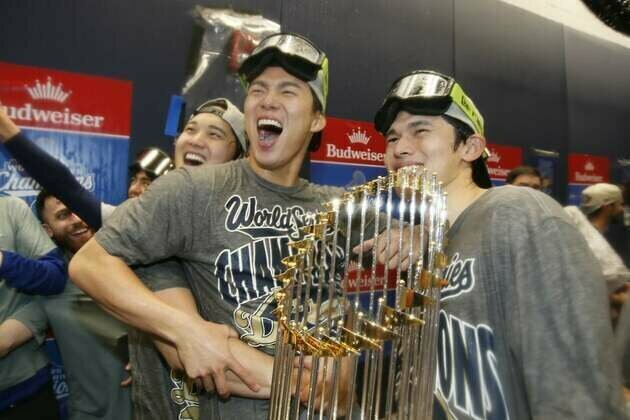 As champagne flows, Dodgers anointed 2026 World Series favorites