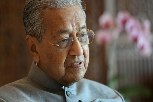 Malaysia elections: Mahathir lose ground to poll rivals