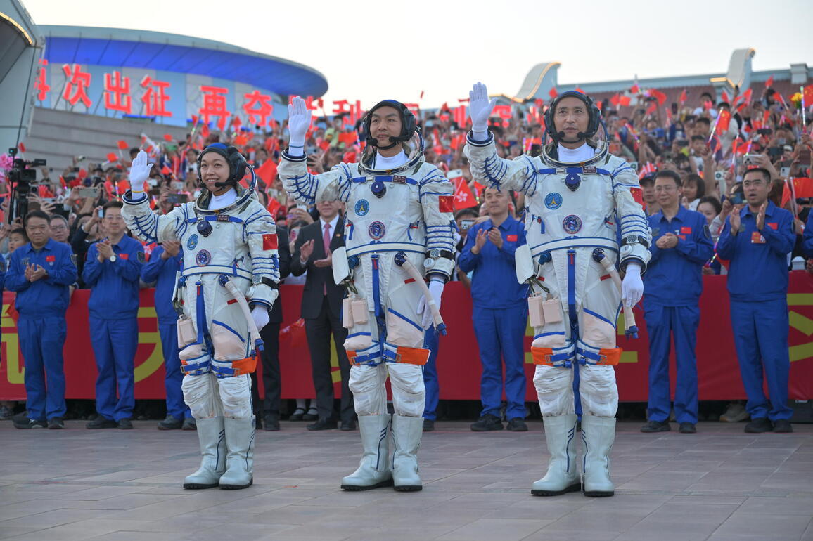 (SpotNews)CHINA-SHENZHOU-23-SEND-OFF CEREMONY (CN)