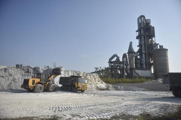 Chinese-operated cement plant provides valuable skills, stable jobs for Cambodian employees