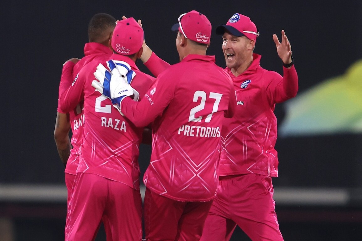 Baartman hat-trick propels Paarl Royals to points table's summit and into SA20 season 4 playoffs