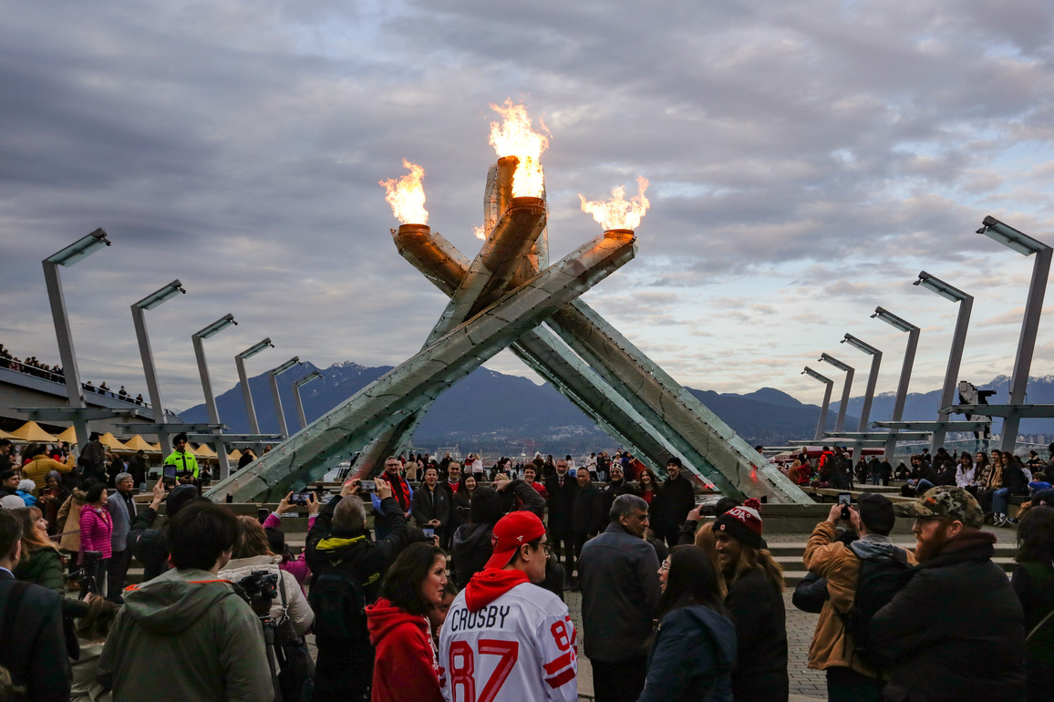 (SP)CANADA-VANCOUVER-OLYMPIC CAULDRON-RELIT