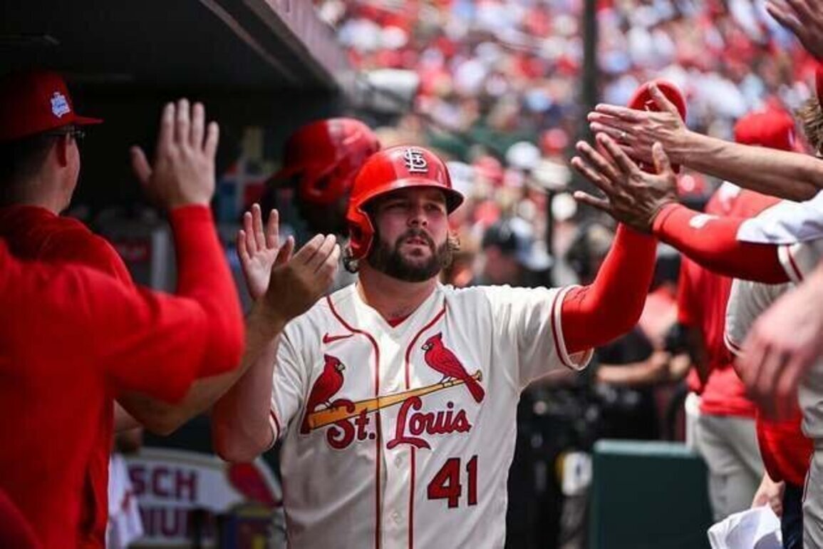 Alec Burleson, Cards look to extend streaks vs. Mets