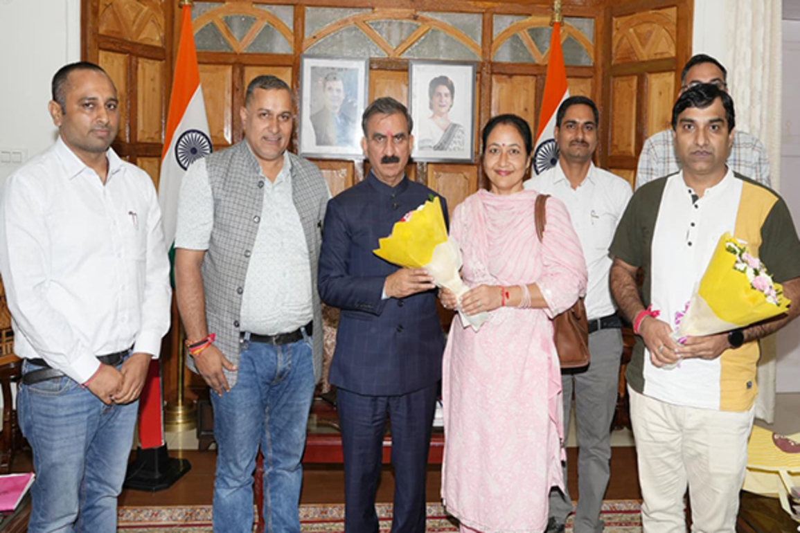Himachal CM meets representatives of State Computer Teachers Association