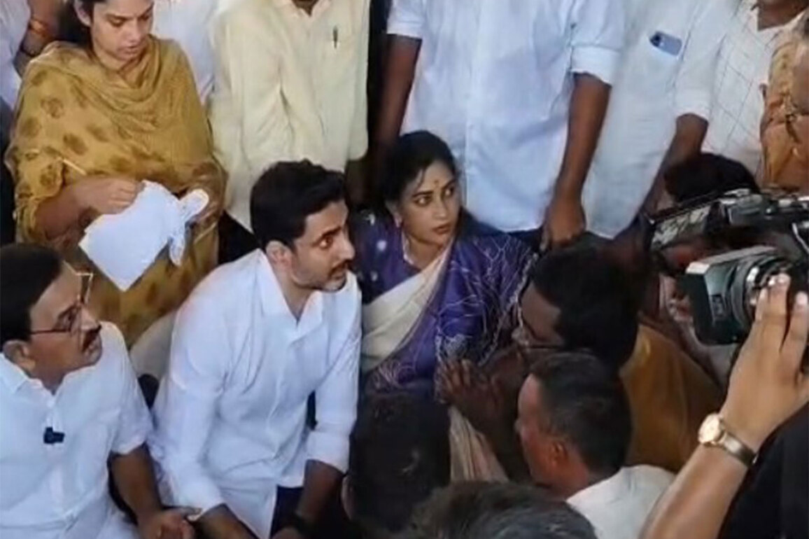 Andhra Minister Nara Lokesh visits hospital, meets families of Vizag Steel Plant accident victims