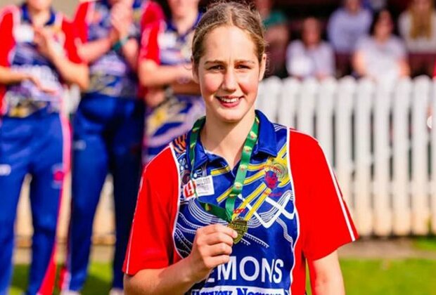 Hobart Hurricanes call up 13-year-old Mia Barwick for T20 Spring Challenge