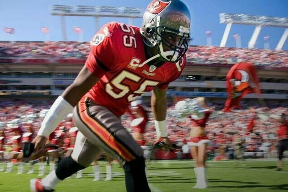 Top 50 Players Position-By-Position: Linebacker