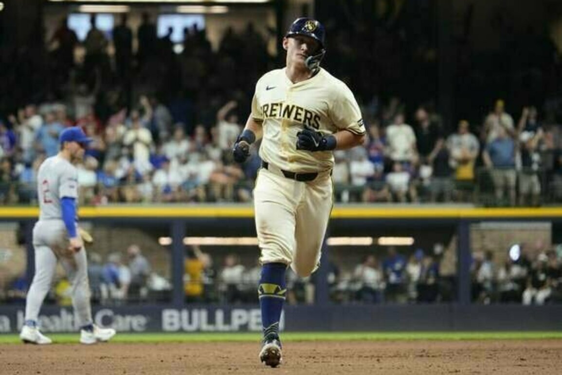 MLB roundup: Andrew Vaughn, Brewers slam Cubs