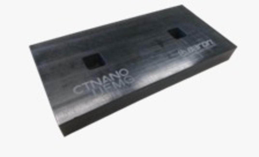 Placa desenvolvida com nanomaterial pelo CTNano/UFMG