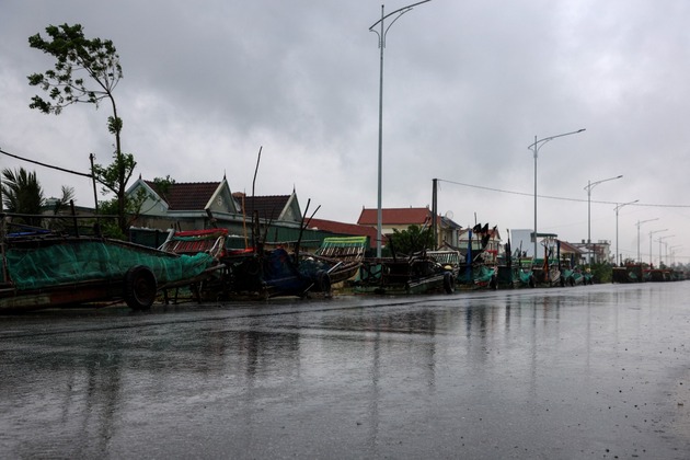 Airport shut, thousands evacuted in Vietnam as Typhoon Bualoi approches