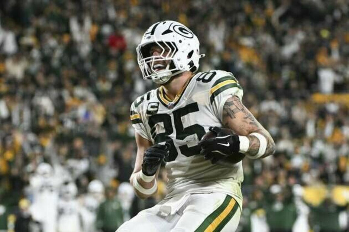 Jordan Love outplays Aaron Rodgers as Packers top Steelers