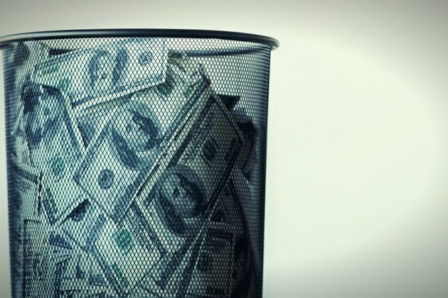Russia will continue to ditch US dollar in economy & trade official