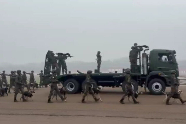 India lines up military camels and eagles for annual parade 