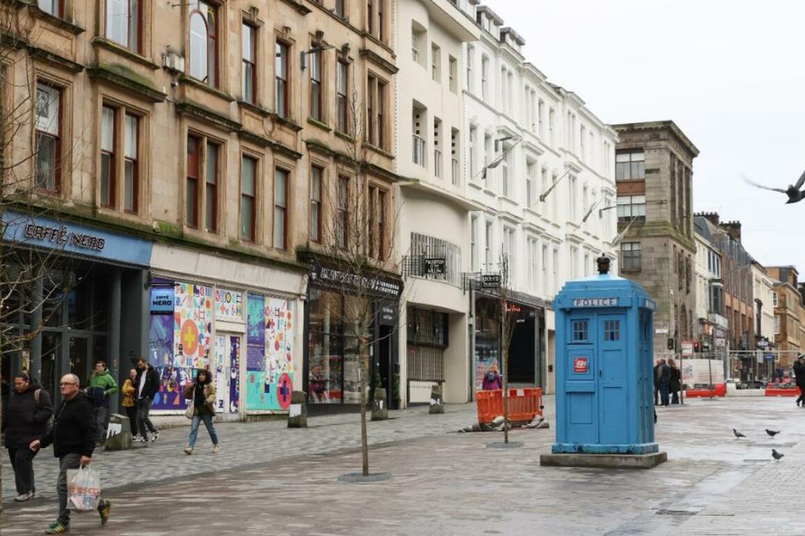 'Smell history' exhibition of famous Scottish street launched